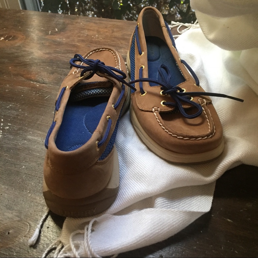 Sperry - Picture 2 of 3